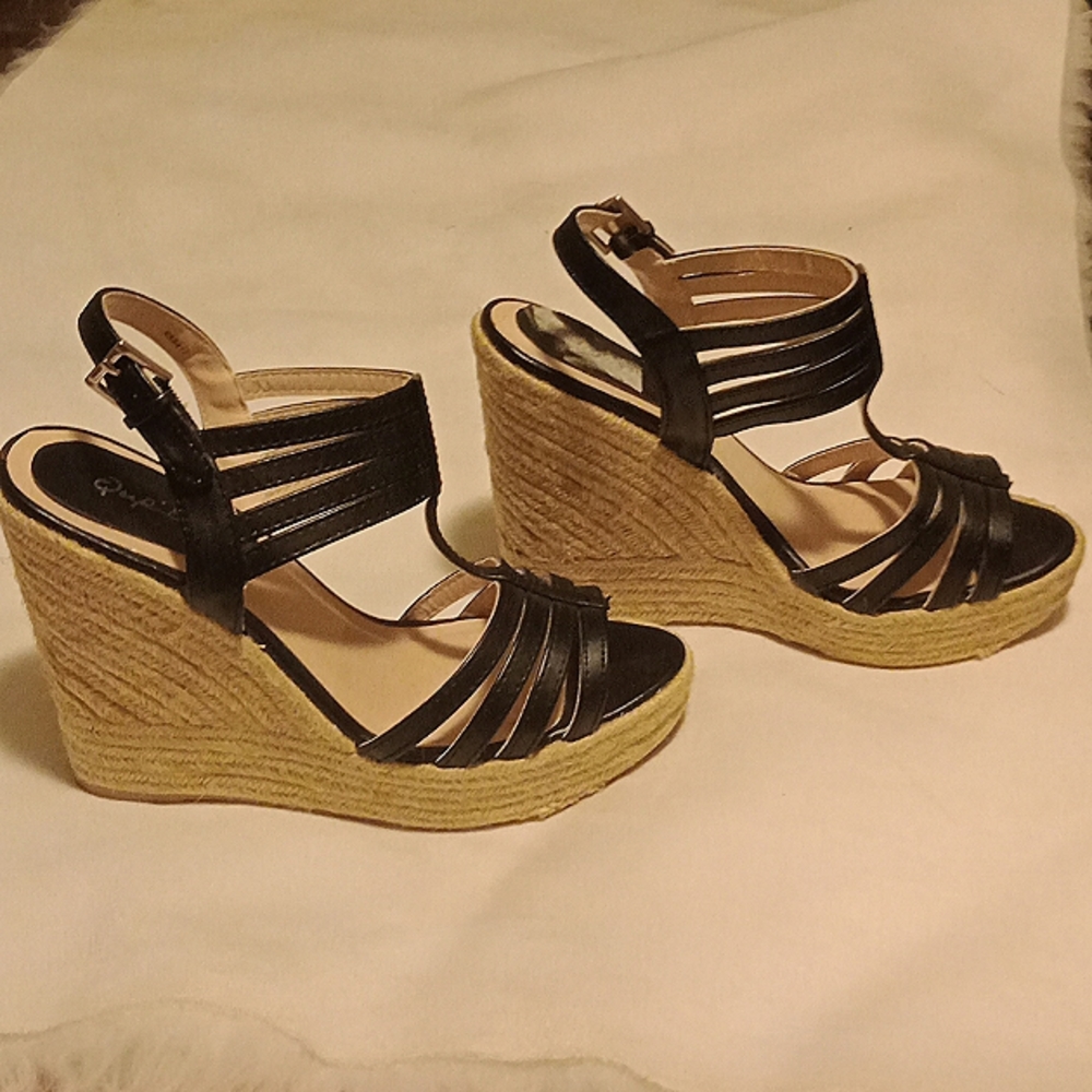 Women Black platform wedge ankle strap open toe sandals size 7
